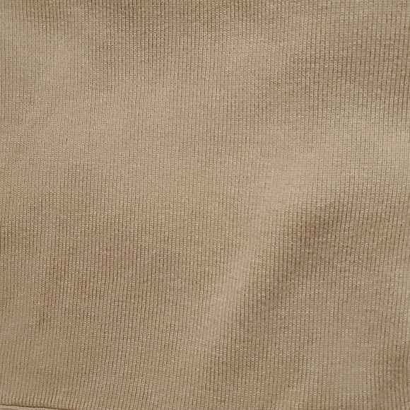 Ann Taylor knit blouse short sleeves size large in a beautiful soft apple green. - Picture 4 of 4